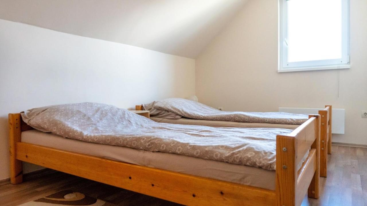 Hőforrás Apartman Appartamento Hajdúnánás Esterno foto